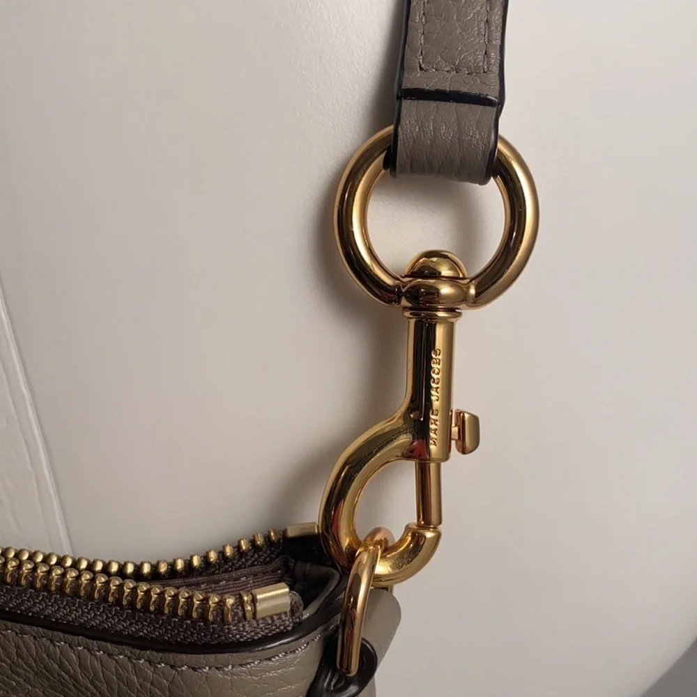 Marc Jacobs Recruit leather crossbody bag in Beige